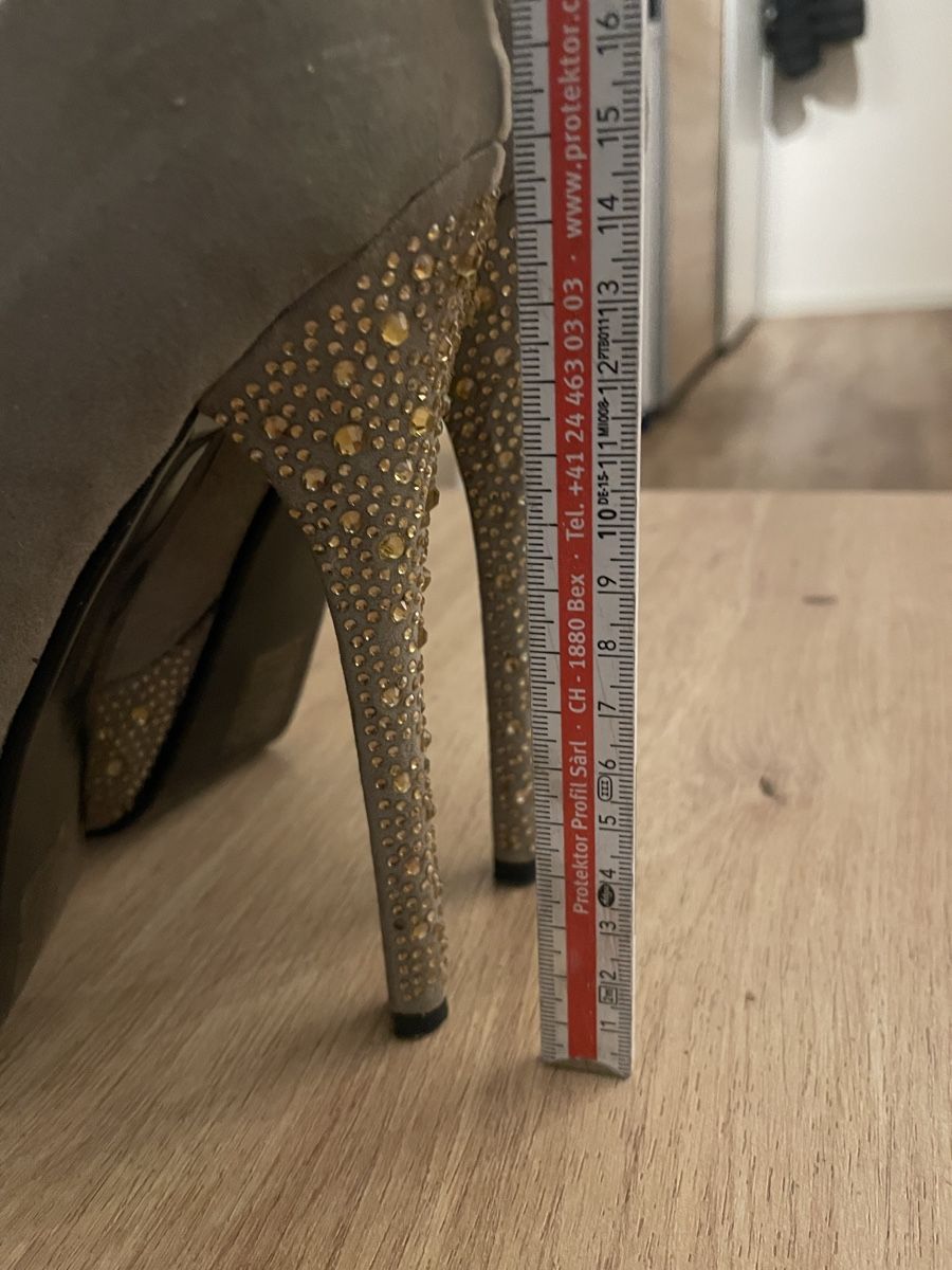 Scarpe da donna: Scarpe Diamantique estive scamosciate 38 – Usato da Dietwil venduto da pao_q5hy 8