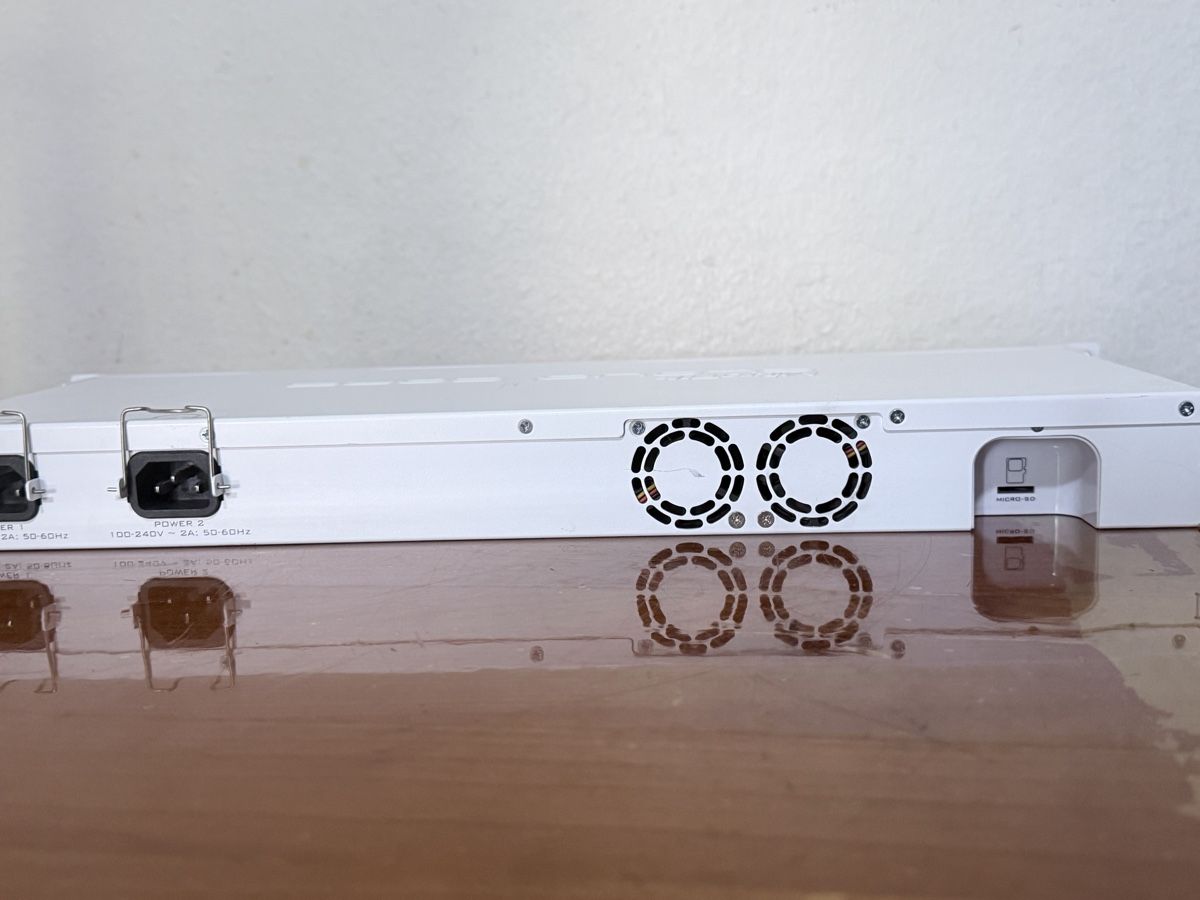 Modem & Router: MikroTik Cloud Core Router CCR-1009-8G-1S-1S+ – Usato da Zürich venduto da semi16 4