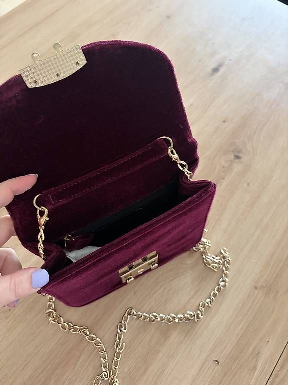 Taschen für Damen: Boardeauxfarbene Samt-Tasche – Gebraucht aus Zürich von dal_ym7n 2
