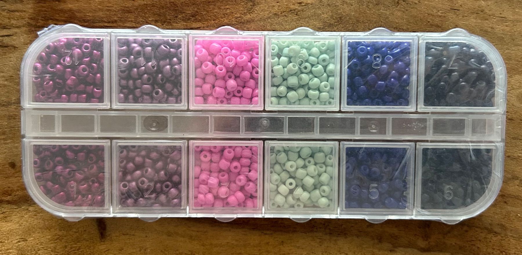 Kit bricolage: Rocailles Perlen in Organizer Box bunt NEU – Nuovo e nell'imballaggio originale da Geneve venduto da vane267