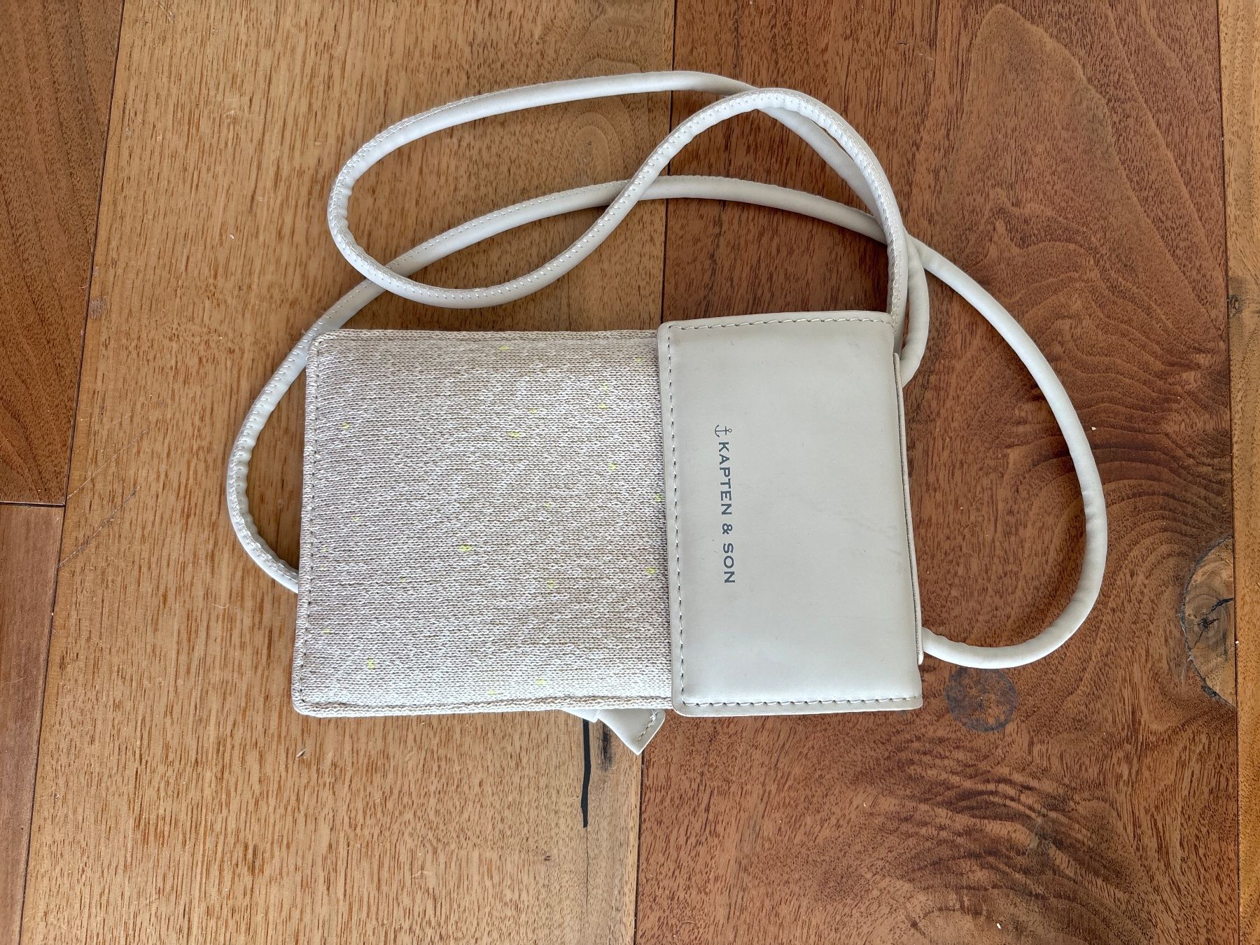 Kapten & Son Borse: Kapten & Son Handytasche. Sommerlich Beige – Usato da Wettswil venduto da Missyellow