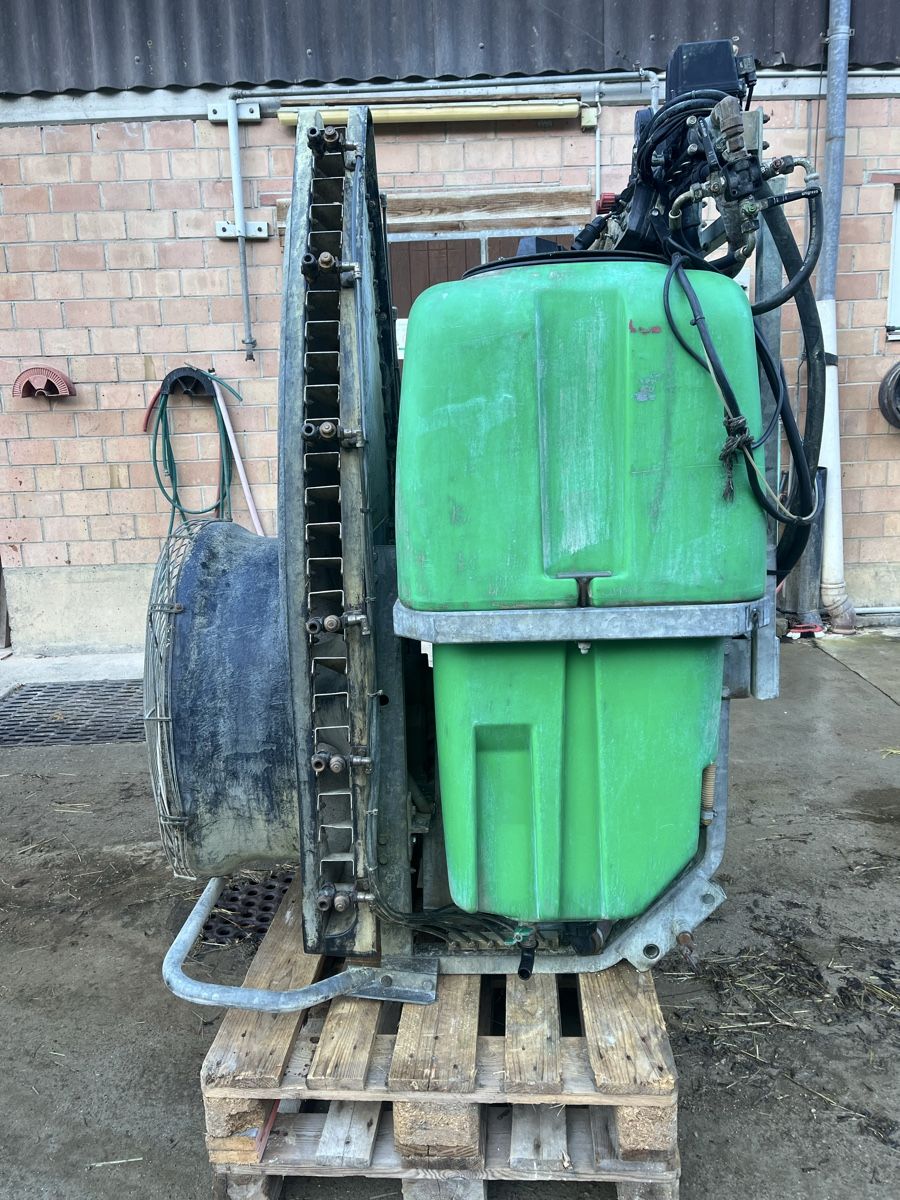 Tutte le macchine: Gebläsespritze Unigreen – Usato da Buus venduto da Kaufma 4