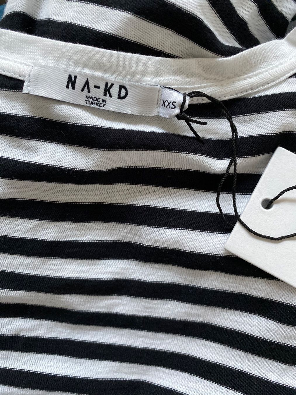 Na-kd T-shirt: NA-KD T-Shirt - neu - – Nuovo (secondo la descrizione) da Jona venduto da vanessasupermarket20 6