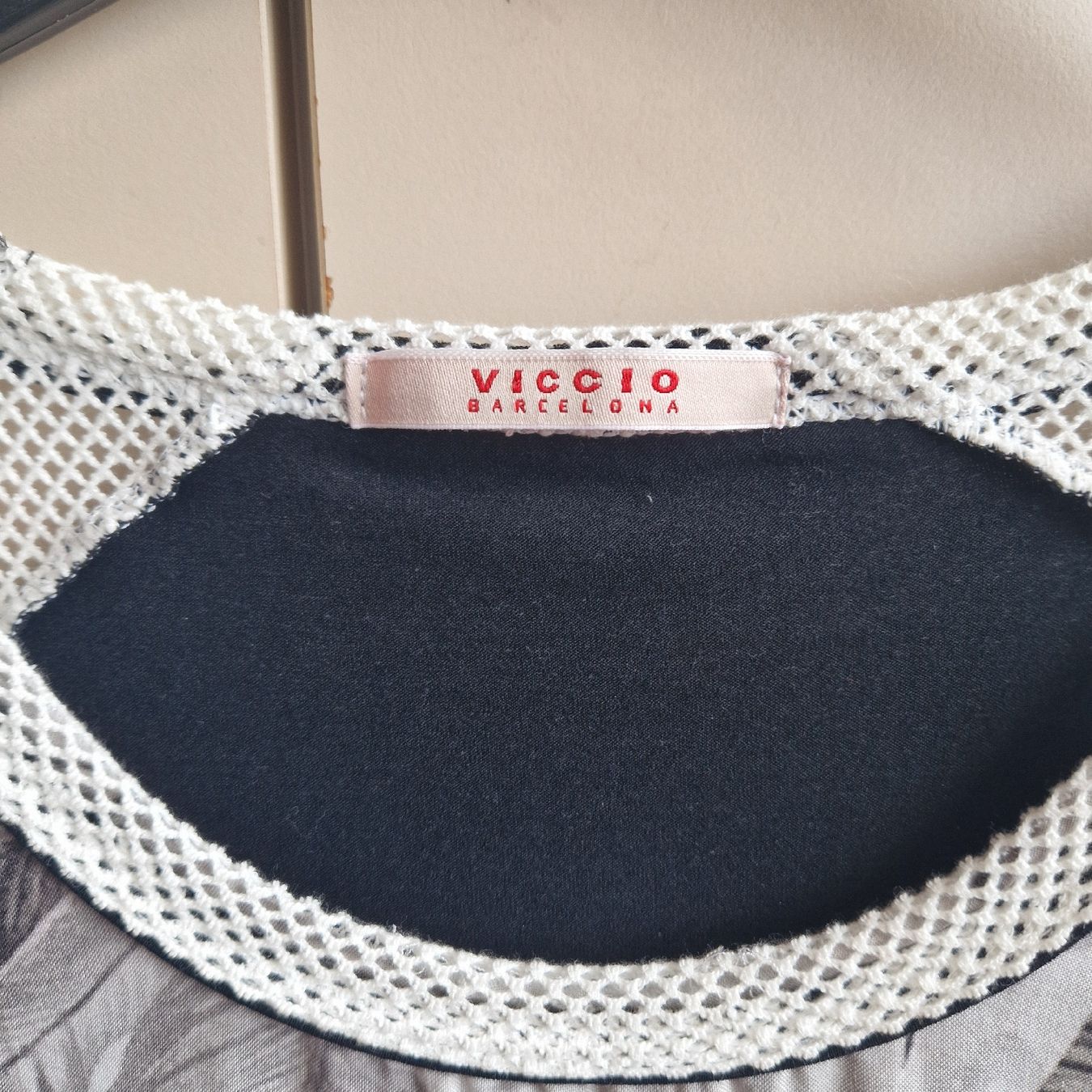 Camicette: Bluse Viccio Gr. L schwarz weiss Muster ärmellos – Nuovo (secondo la descrizione) da Frenkendorf venduto da gca_d2qp 1