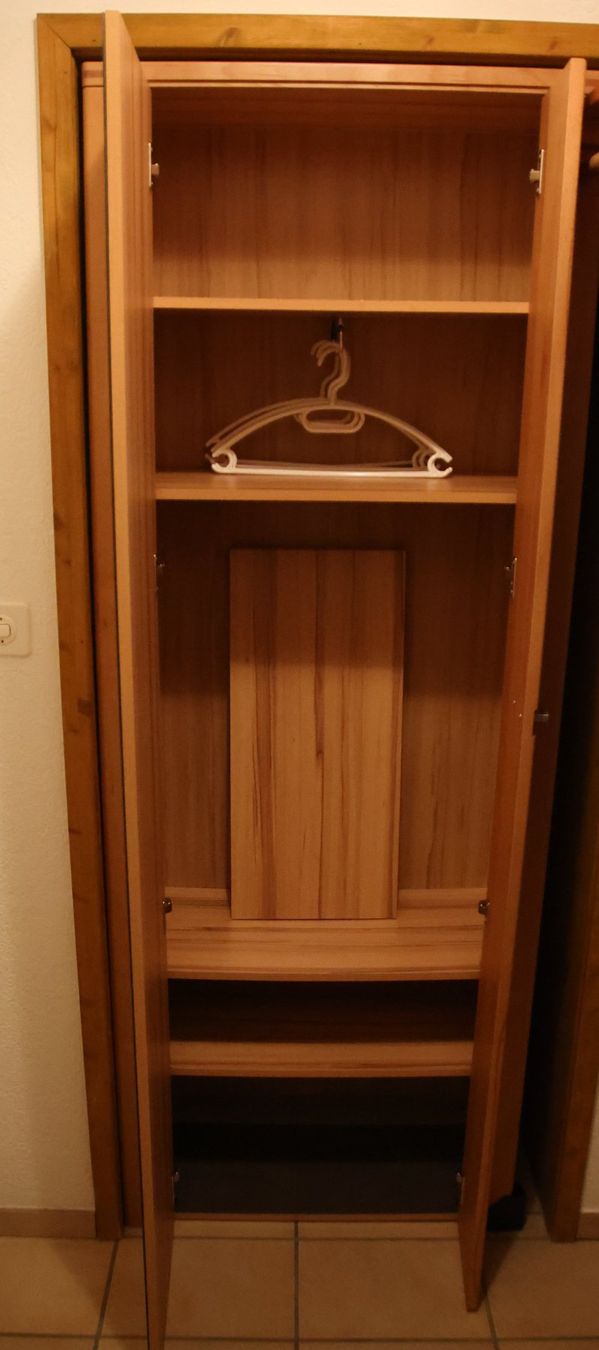 Garderobe: Garderobeschrank Kernbuche – Gebraucht aus Diegten von dolphin04 1