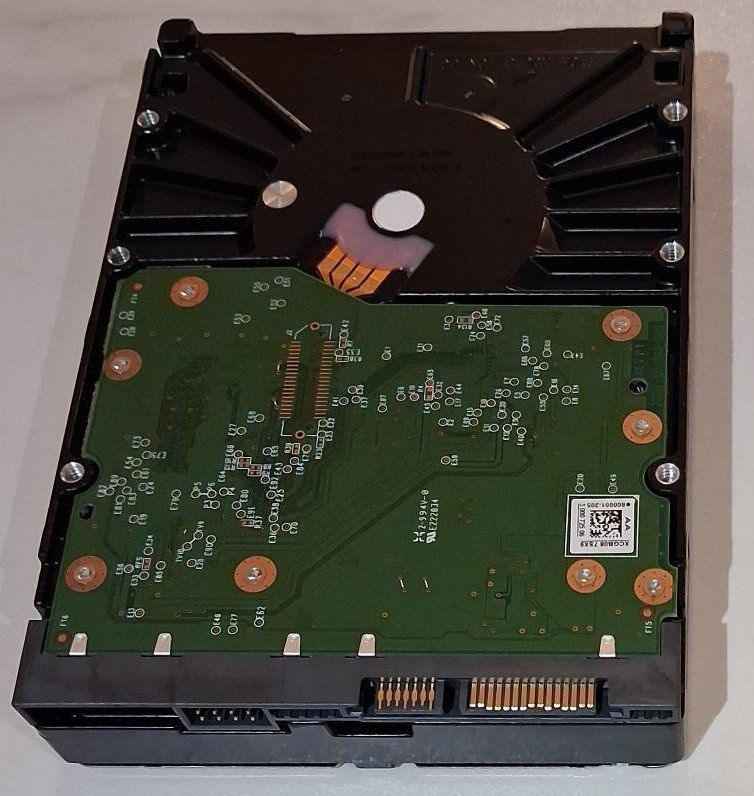Western Digital Harddisks: WD Red 6.0TB NAS Hard Drive – Gebraucht aus Spreitenbach von PremiumNotebooks 2