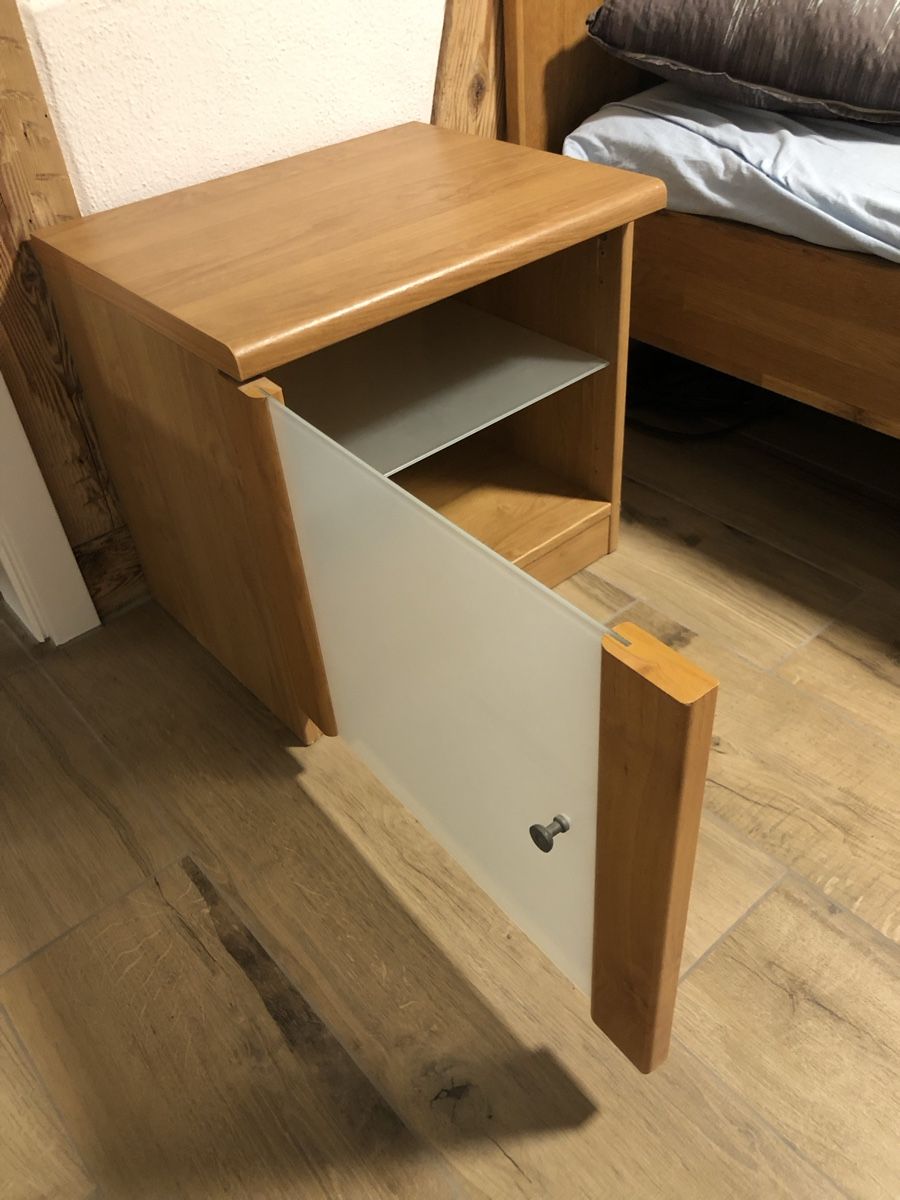 Nachttische: Nachttisch mit Glastür – Gebraucht aus Thundorf von muzuc001 1