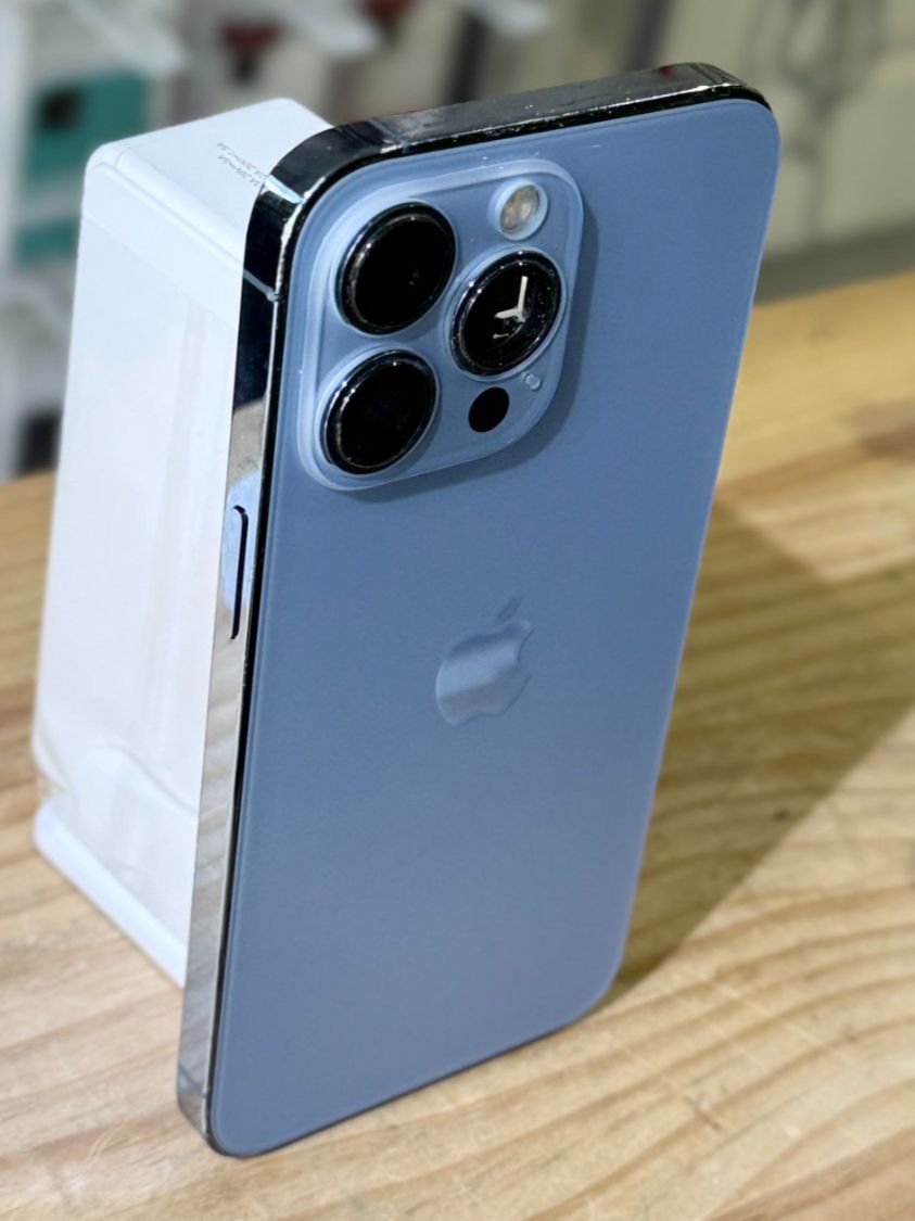 Covers & Schutzfolien: Châssis complet iPhone 13 Pro Bleu pas de rayure – Gebraucht aus Morges von DA-repa 1
