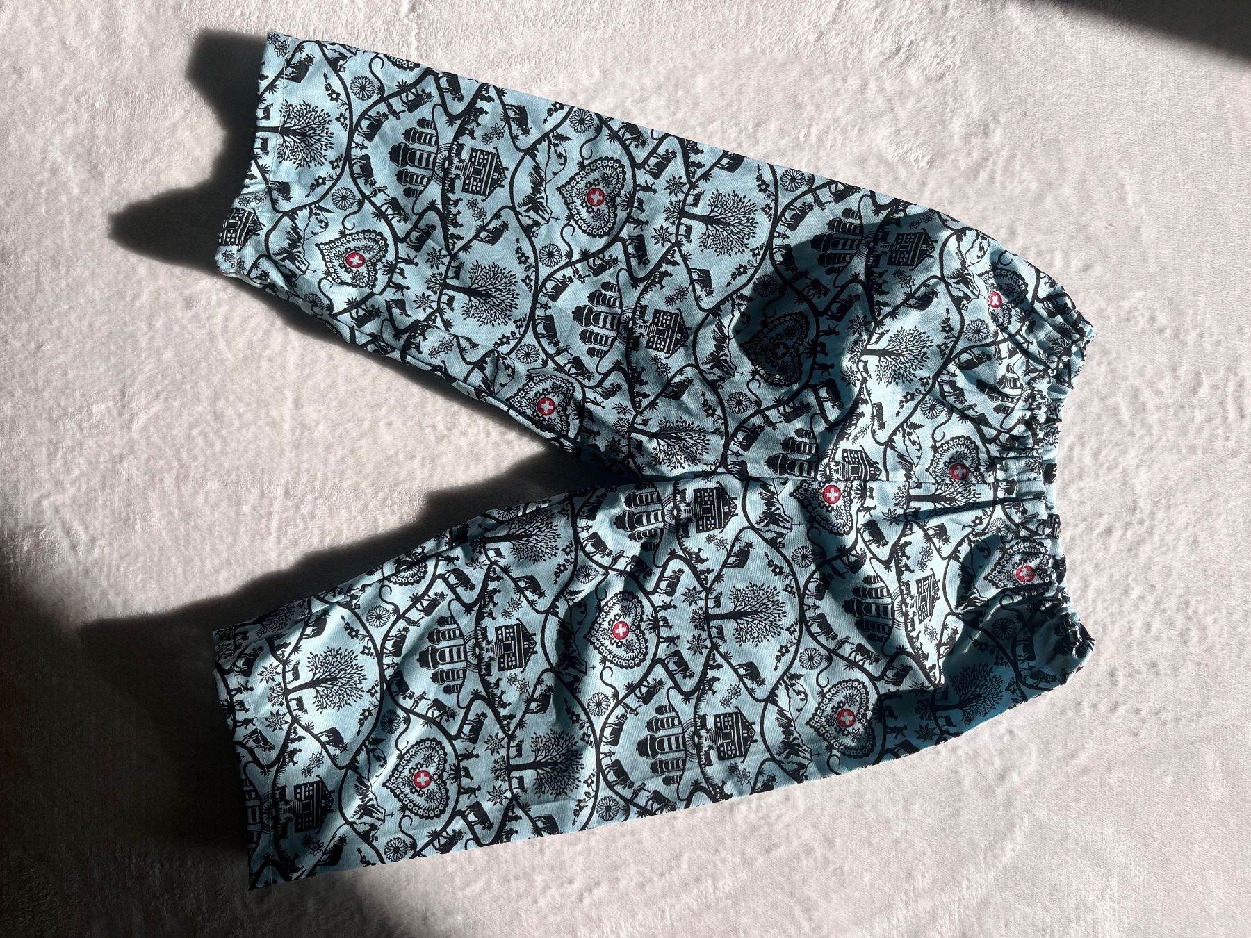 Pantaloni: 1 Kinder Hose selbst genäht – Nuovo e nell'imballaggio originale da Büsserach venduto da bor_s88m