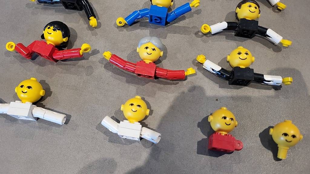 Lego Giocattoli: Alte Lego Figuren Köpfe – Usato da Belp venduto da Yvi76 2