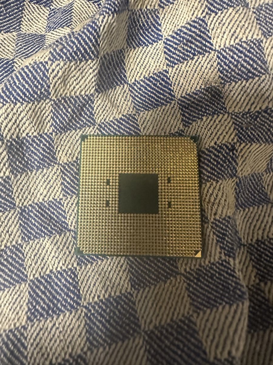 PCs: AMD Ryzen 7 5800X3D Prozessor gebraucht – Gebraucht aus Zürich von jrm_crd6 1