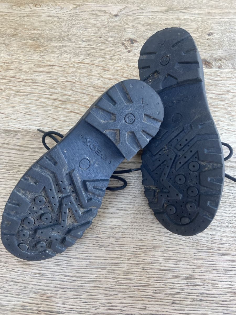 Geox Chaussures hommes: Lackschuhe GEOX Grösse 33 – D'occasion à Rodersdorf par trueegg 4