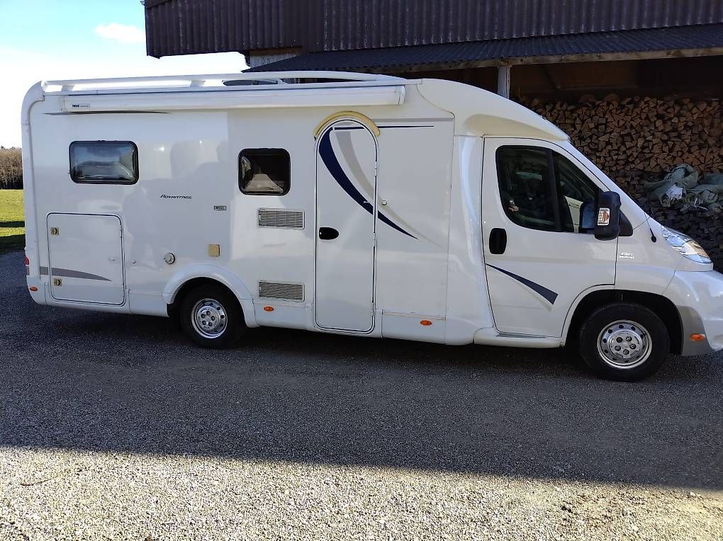 Véhicules de camping: Dethleff Camper sehr gepflegt  – D'occasion à Münchenbuchsee par sardimarti