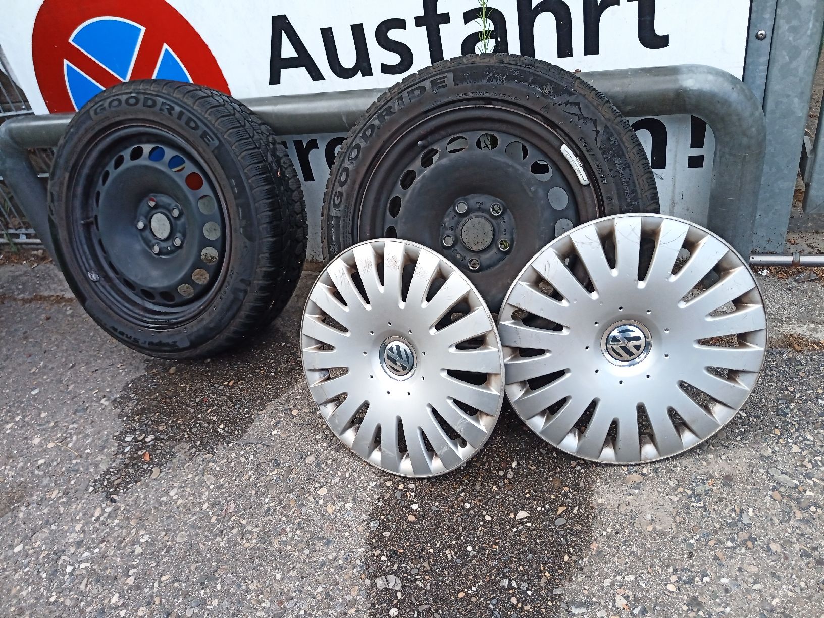 Pneus & Kompletträder: 4 Winterräder für VW – Gebraucht aus Basel von kayabo 1