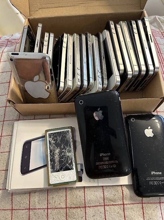 Handys / Smartphones: iPhone 3/4 – Defekt aus Gordevio von Klaudios1 1