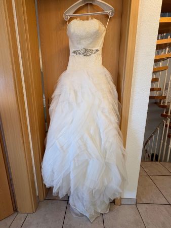 Brautkleid weiss mit Spitze und Tüll gebraucht Zustand