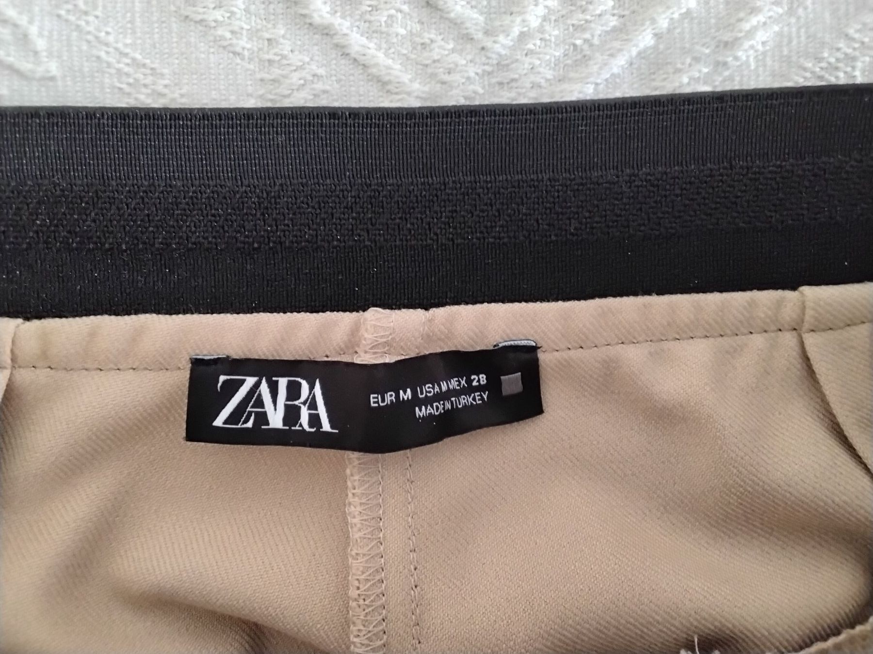Zara Jeans: Pantalon Zara Élégant Taille M Beige - – Nuovo (secondo la descrizione) da Chêne-Bourg venduto da Fio994 2