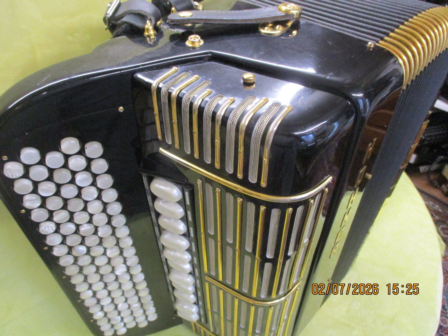 Hohner Instruments de musique: Akkordeon Hohner Romandie 3+3 – D'occasion à Jegenstorf par Oktavio 6