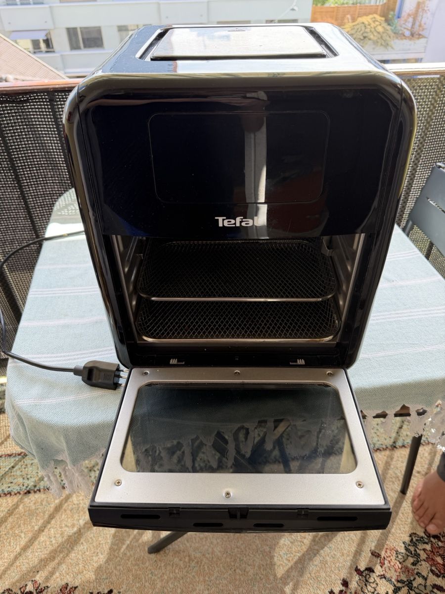 Tefal Elettrodomestici da cucina: Heissluftfritteuse Tefal schwarz gebraucht – Usato da Basel venduto da Pejqko
