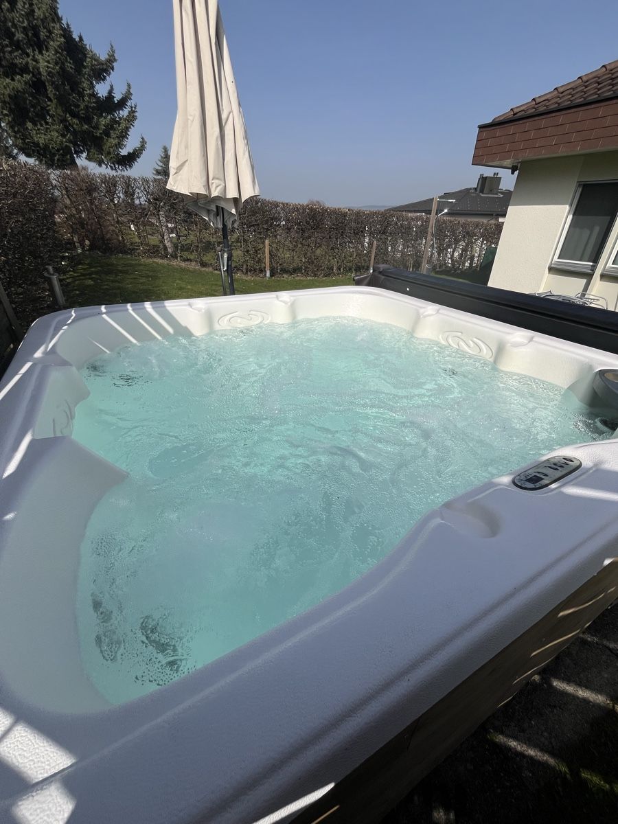 Whirlpool: Gebrauchter Whirlpool  – Gebraucht aus Neuenkirch von dabu80 1