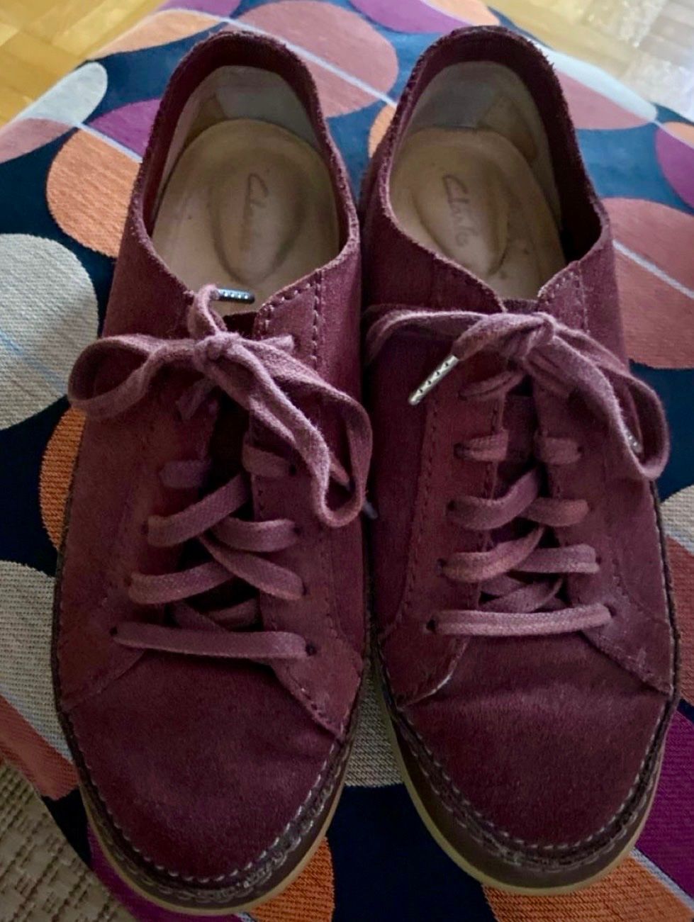 Clarks Scarpe da donna: Baskets décontractées Clarks couleur bordeaux - taille 37.5 – Usato da Genève venduto da swissjojo 1