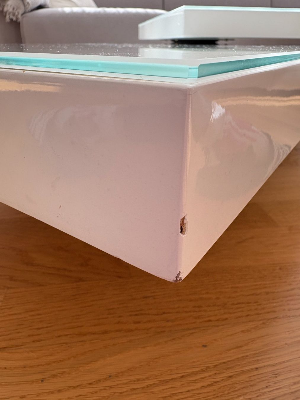Tavoli: Couchtisch weiss mit Glasabdeckung – Usato da Urdorf venduto da Rini81 6