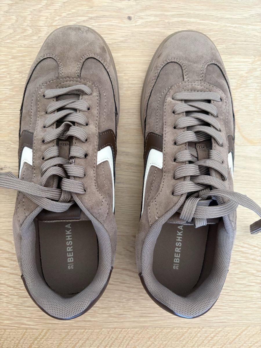 Bershka Chaussures femmes: Bershka Sneaker – D'occasion à Wald ZH par Valiballi 1