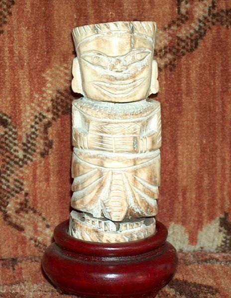 Sculptures & Statues: Handgeschnitzte Knochen-Figur eines Kriegers oder Adligen – Neuf avec emballage d'origine à Geroldswil par ARTEFACTO 3