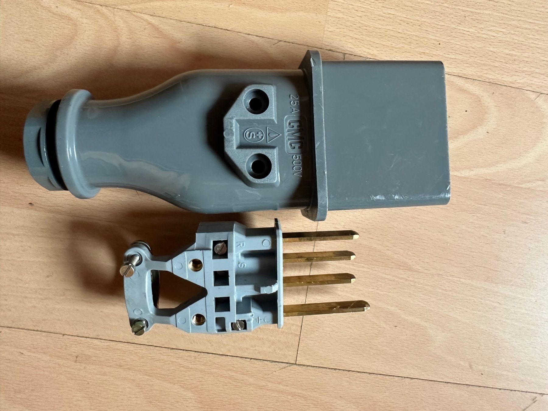 Spine: J25/4 Poliger  Stecker Industrie CMC – Usato da Huttwil venduto da Bolpa 4