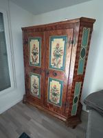 Holzschrank