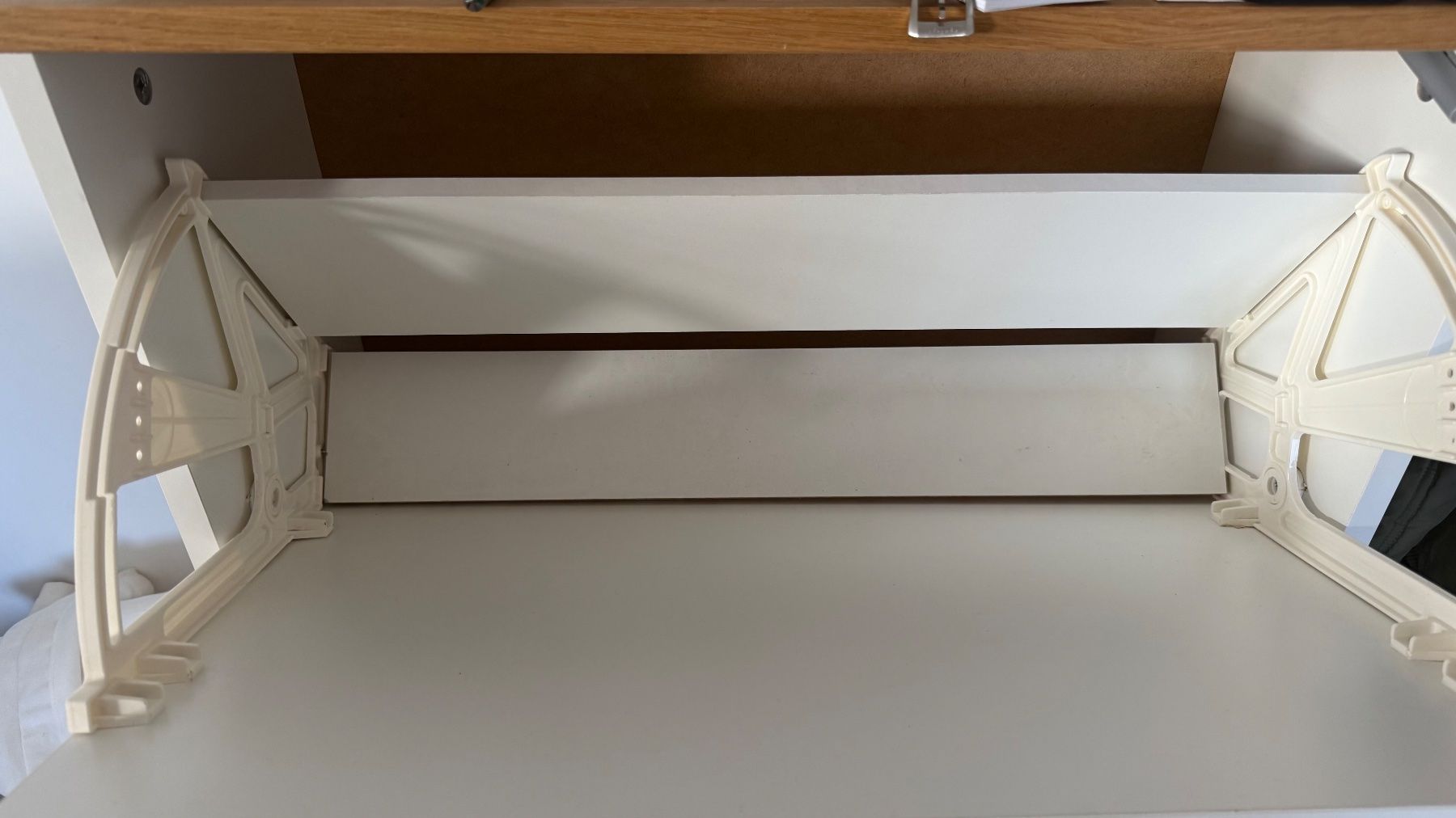 Armadi: White 3-Tier Shoe Cabinet – Usato da Crans VD venduto da let_9v8x 1