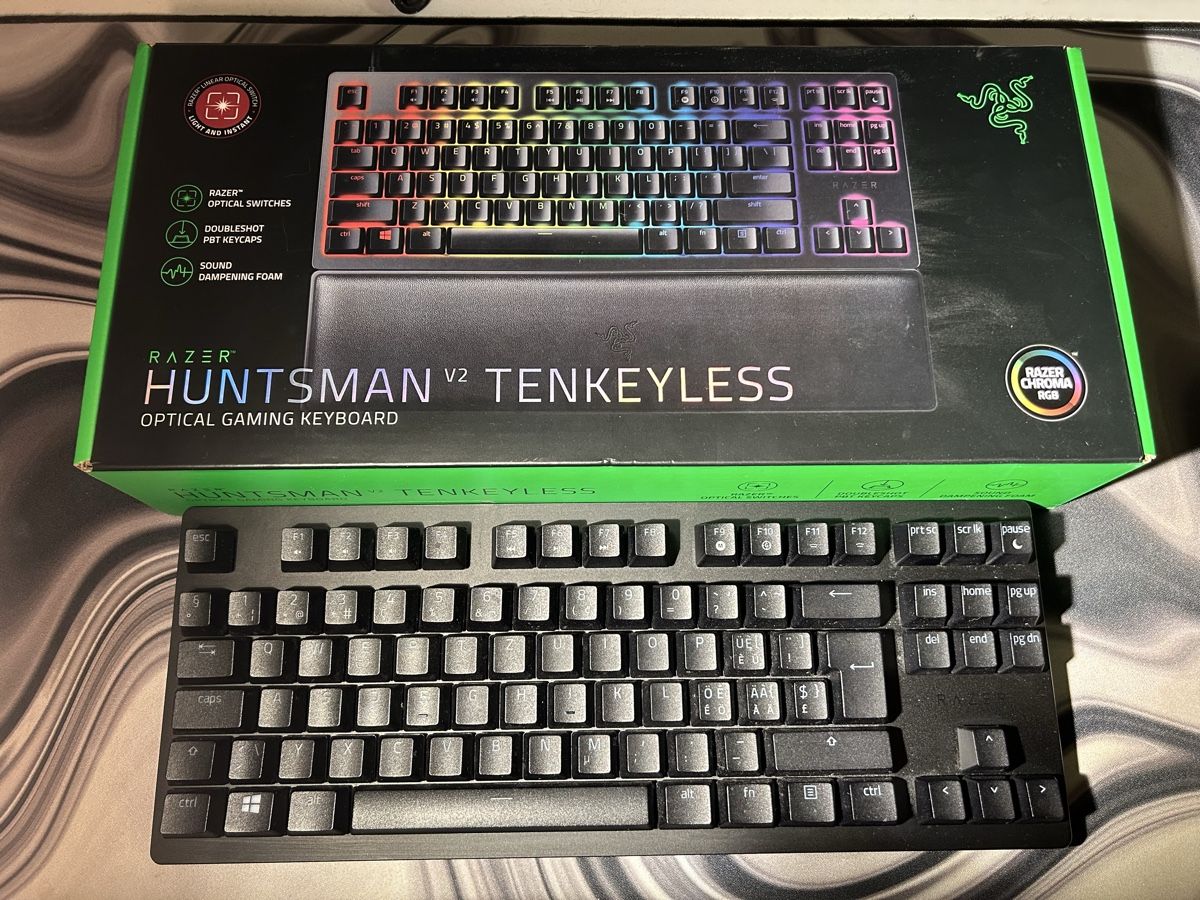 Razer Tastiere: Razer HuntsmanV2 Tenkeyless – Nuovo (secondo la descrizione) da Münchenstein venduto da hatschi13