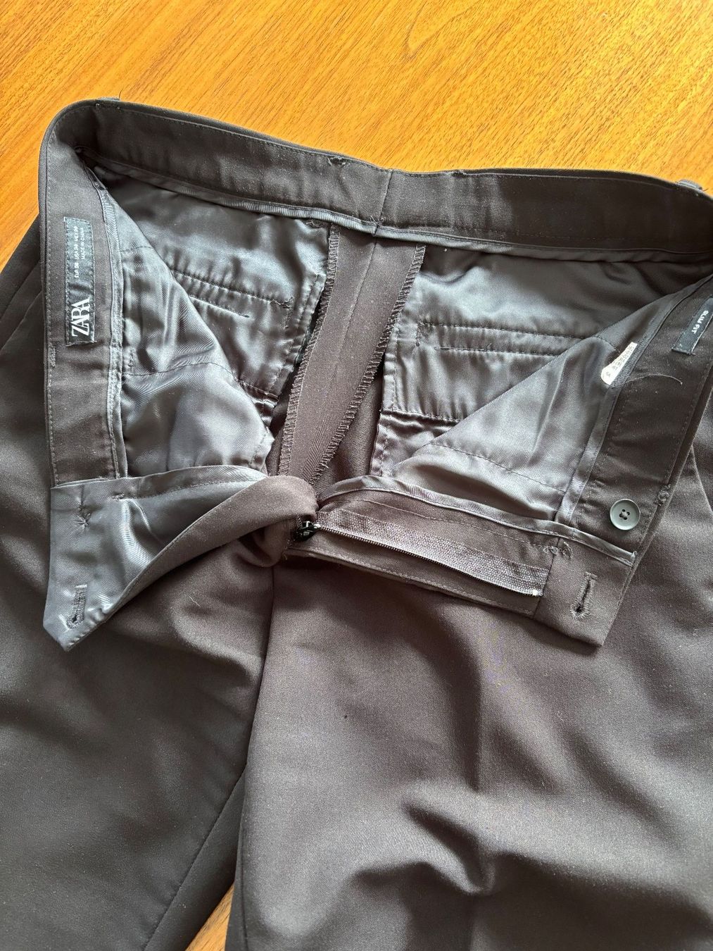 Zara Hosen: Anzugshose schwarz von ZARA – Gebraucht aus Dietwil von daro02 2