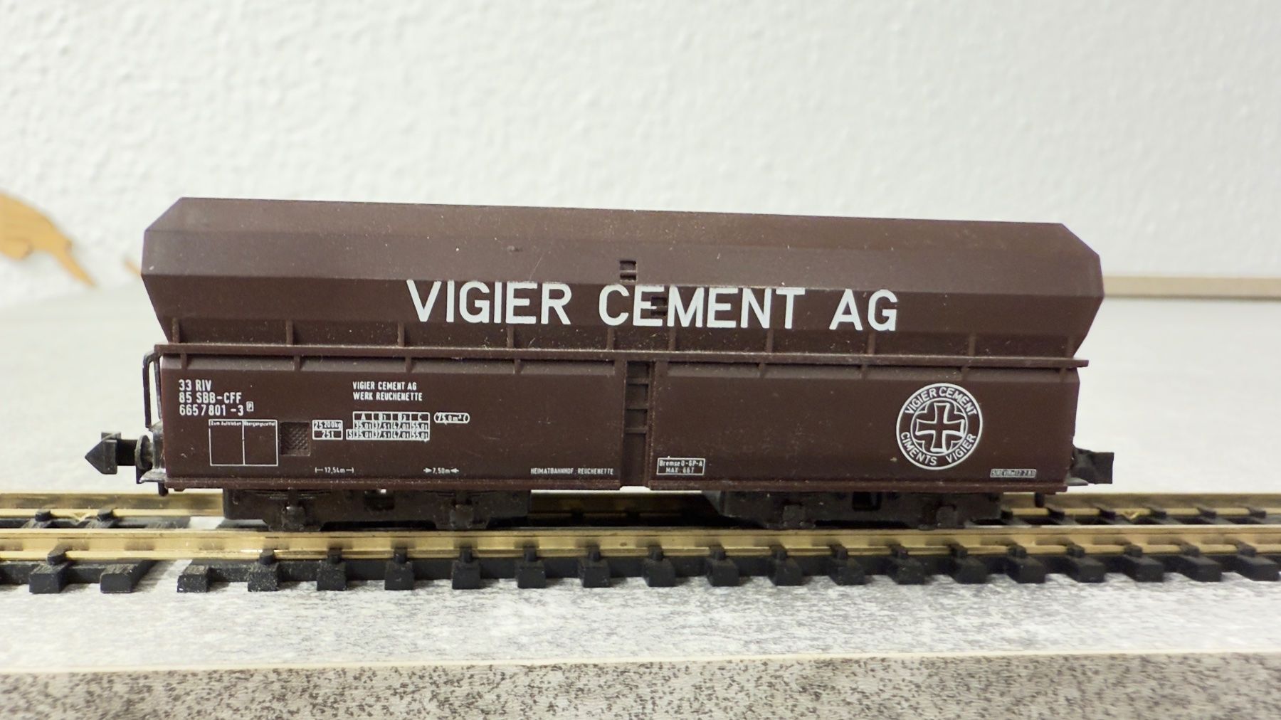 Trix Modellini di ferrovie: Trix Güterwagen Vigier Cement  Spur N – Usato da Windlach venduto da Kelebra 1