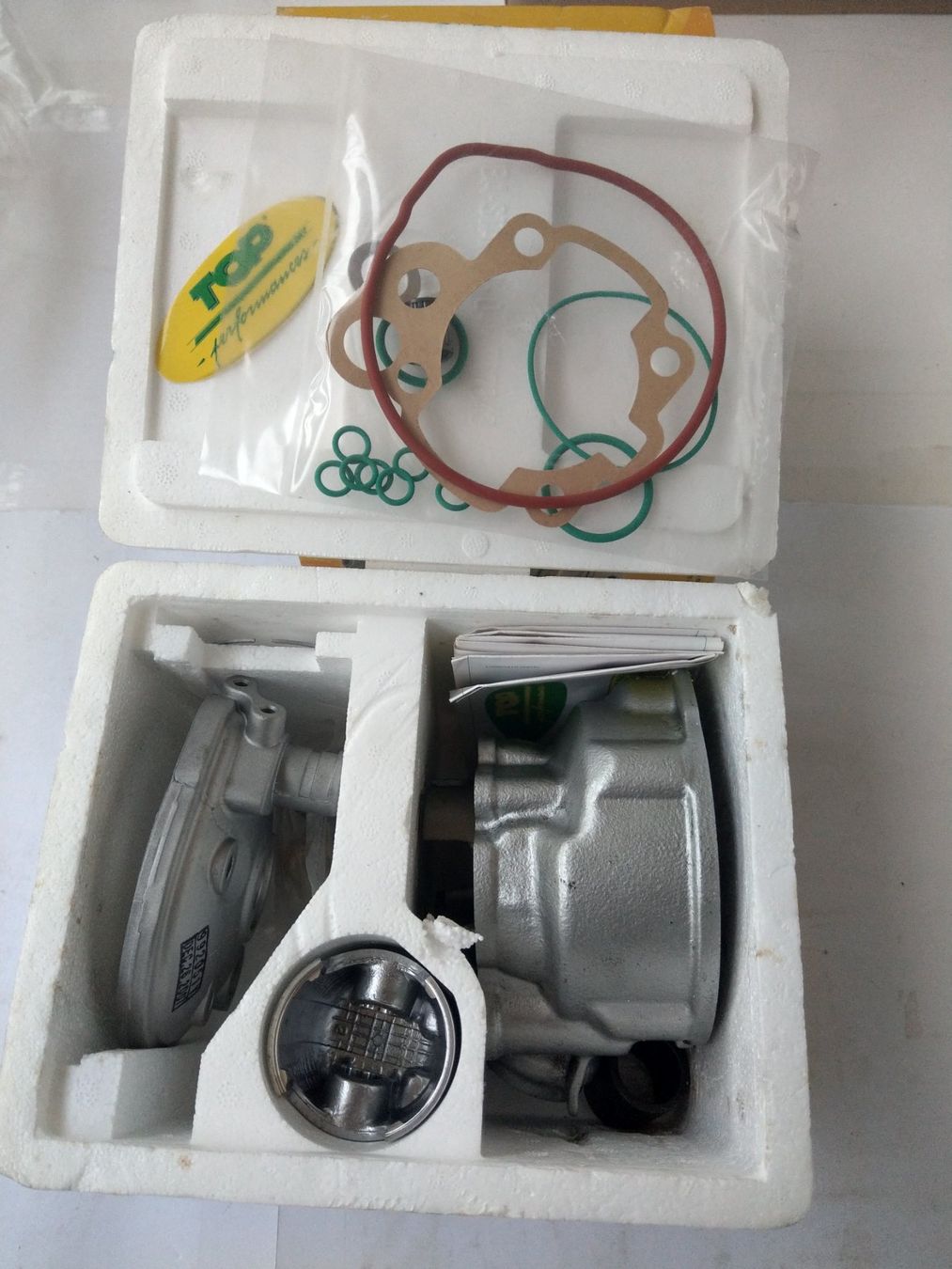Altri prodotti elettronici: Zylinderkit "Motorparts" – Nuovo e nell'imballaggio originale da Wängi venduto da Ladys_First