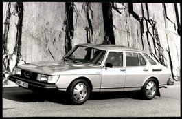 Fotografie Auto Saab 900 GLE, Limousine 