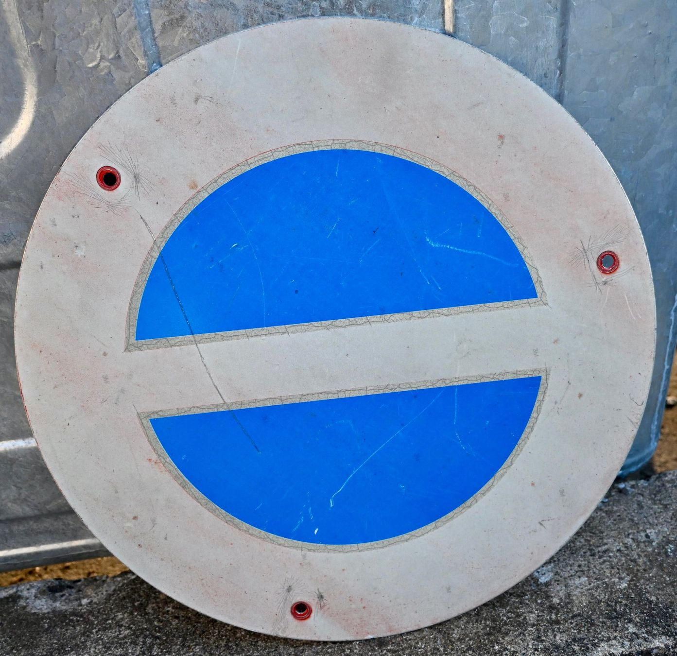 Schilder: altes SCHWEIZER VERKEHRSSCHILD Parkverbot – Gebraucht aus Pfaffhausen von mono_rec