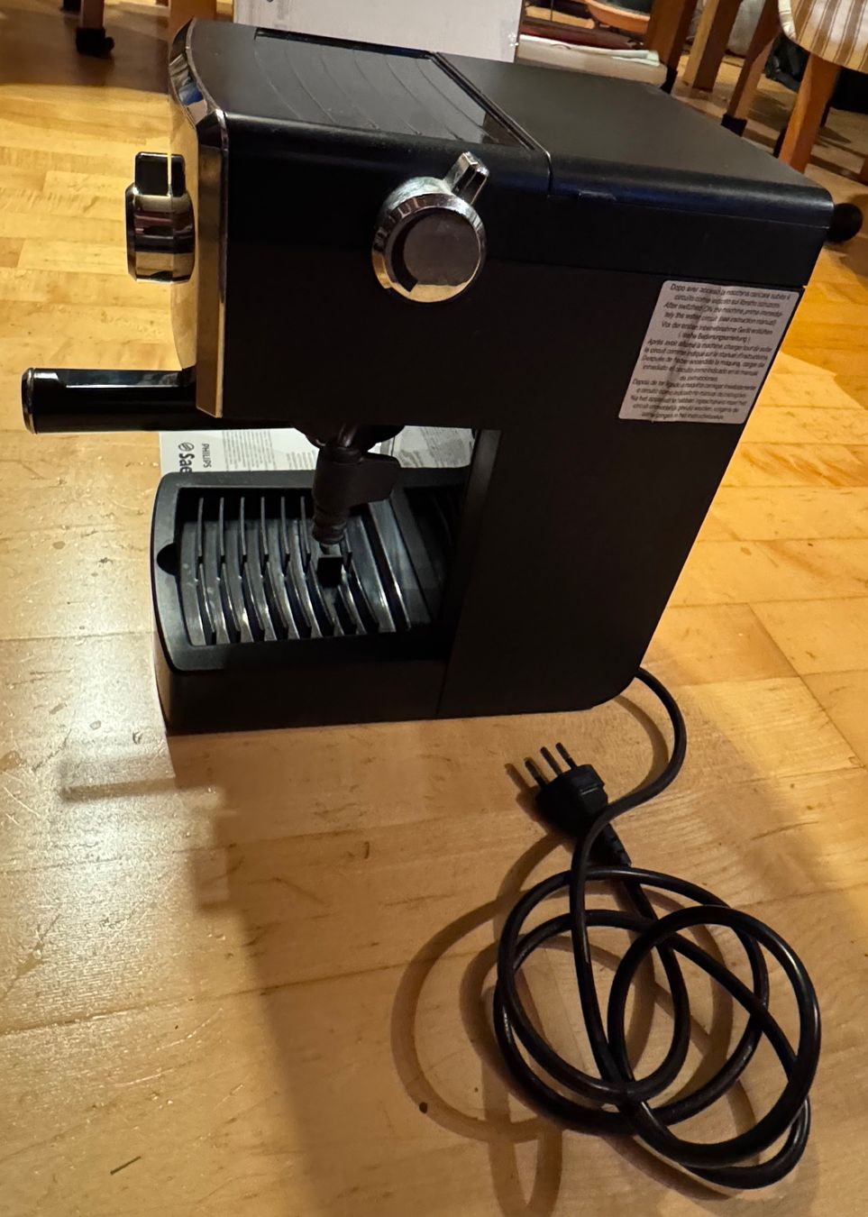Saeco Macchine per caffè & Macchine per espresso: Philips Saeco HD8323 Kaffeemaschine – Usato da Unterengstringen venduto da NOISE 6