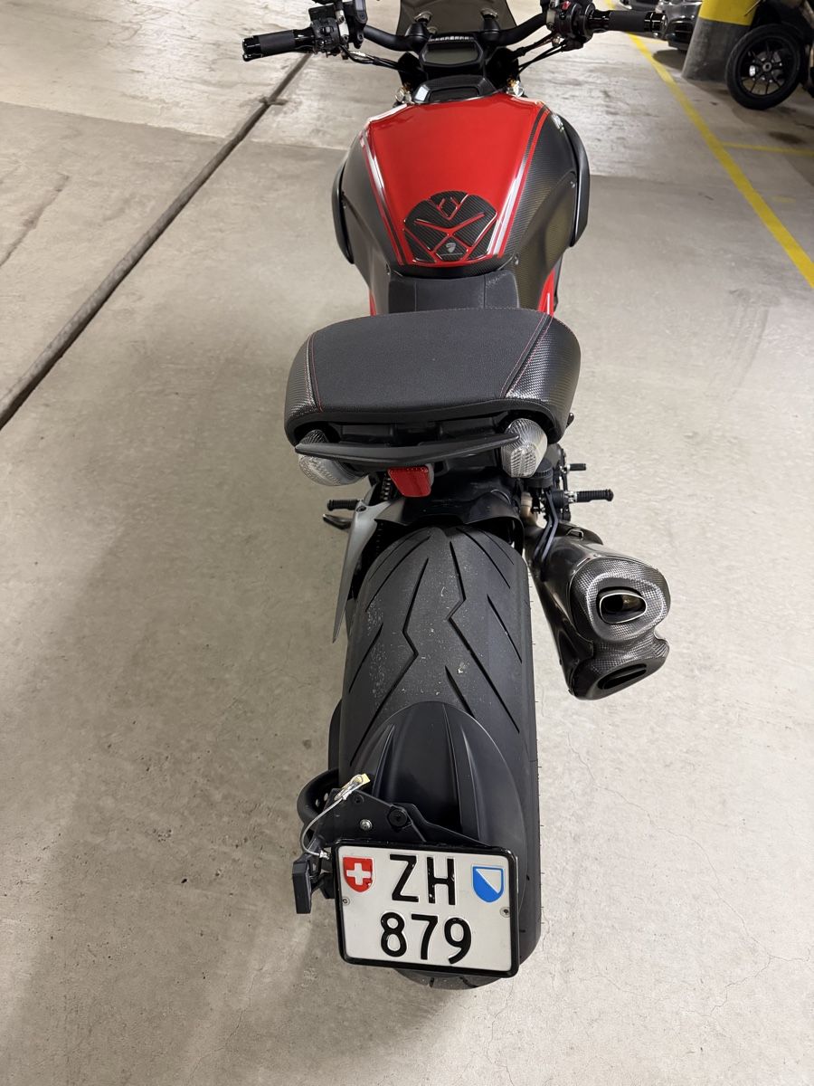 Ducati Strasse: Ducati Diavel Carbon – Gebraucht aus Kloten von Wkaeser 2