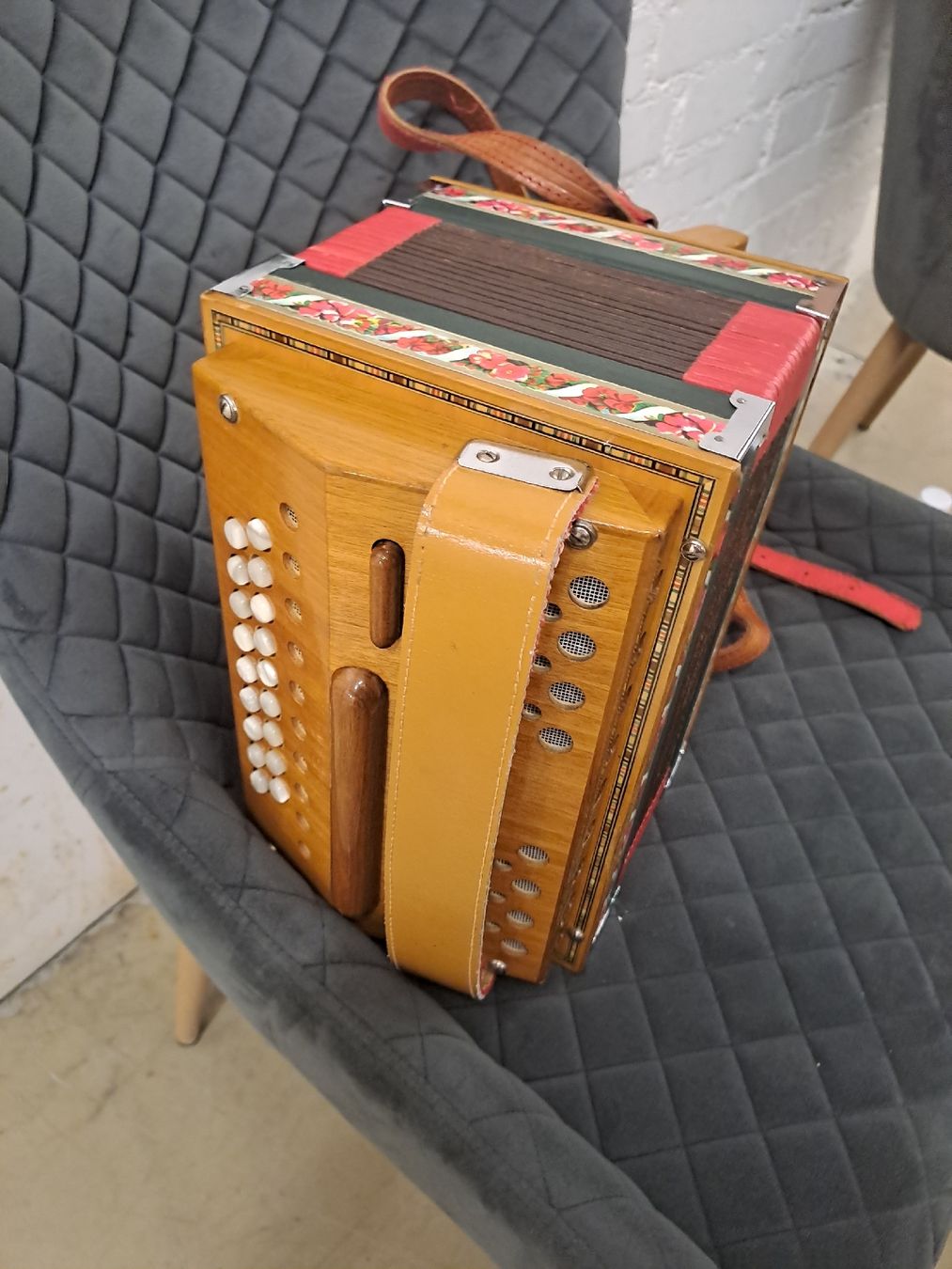 Strumenti musicali: schwyzerorgeli ton B Klein model  – Usato da Villeneuve venduto da BibiVintage 8