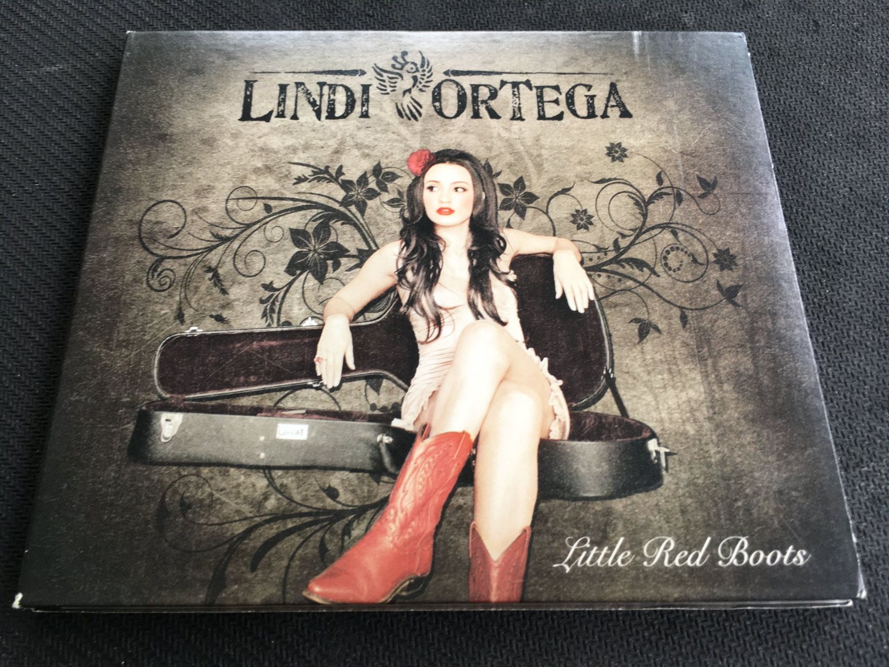 CD: Lindi Ortega - Little red boots -CD- – Usato da St.Gallen venduto da MedienJoe
