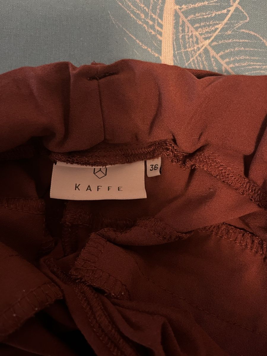 Pantaloni: Herbstliche Stoffhose Gr. 36, Kaffe, neuwertig – Usato da Schübelbach venduto da lan_2rdc 3