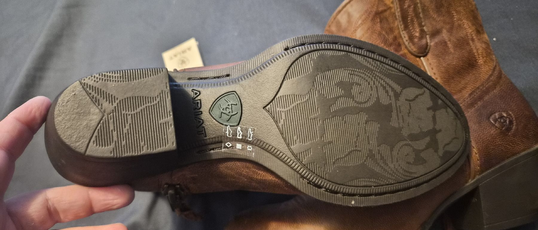 Ariat Scarpe da uomo: Ariat Boot - NEU - 7.0 B / 37.5/38 – Nuovo (secondo la descrizione) da Muhen venduto da Savana16 3
