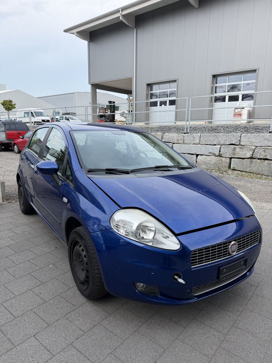 Fiat Automobili: Fiat Punto 1.4  Automat  – Difettoso da Buttisholz venduto da NG4S