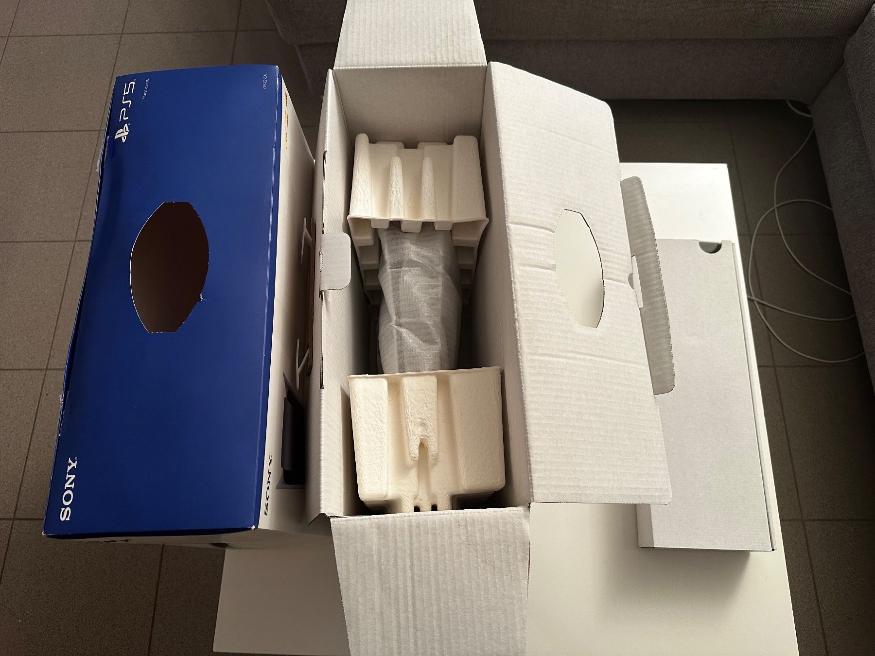 Sony Console: Playstation 5 console con lettore disco – Usato da Caslano venduto da spett68 8