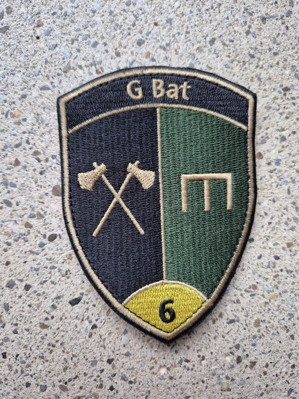 Schweizer Armee Placchette & Badge: *** Badge G Bat 6 mit klett *** – Nuovo e nell'imballaggio originale da Riedholz venduto da fr_sIruP