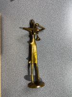 Massive Bronzefigur Musiker