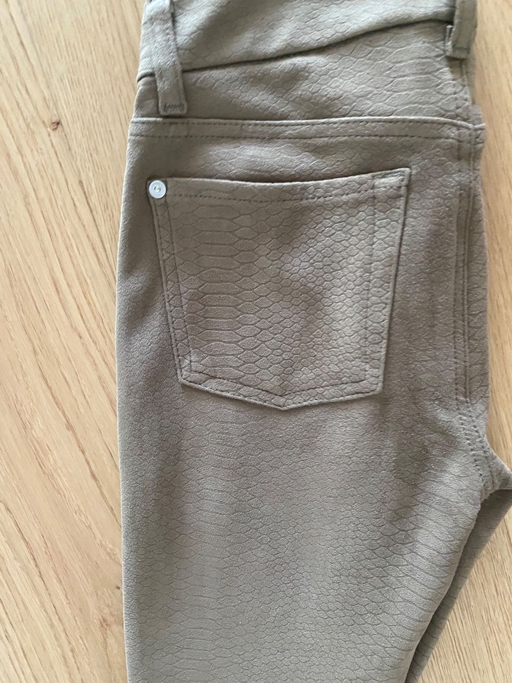 Mankind Pantaloni: Damen Hosen for All 7 mankind – Usato da Altendorf venduto da Alovely 2
