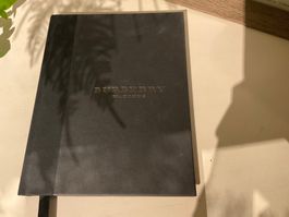 Livre de luxe Burberry Watches, très bon état