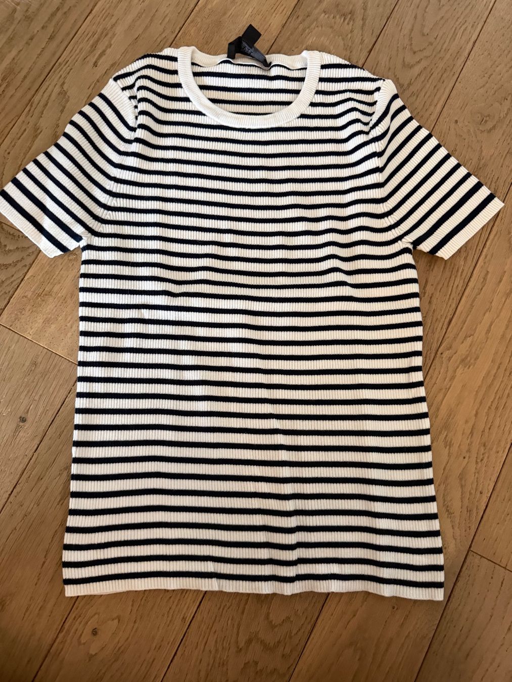 Zara T-shirt: Shirt Gr. M Zara – Nuovo (secondo la descrizione) da Wiesendangen venduto da gefion99